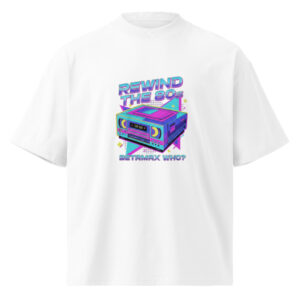 Camiseta oversize orgánica de cuello alto unisex Retro Rewind: El Rey del VHS - Imagen 1